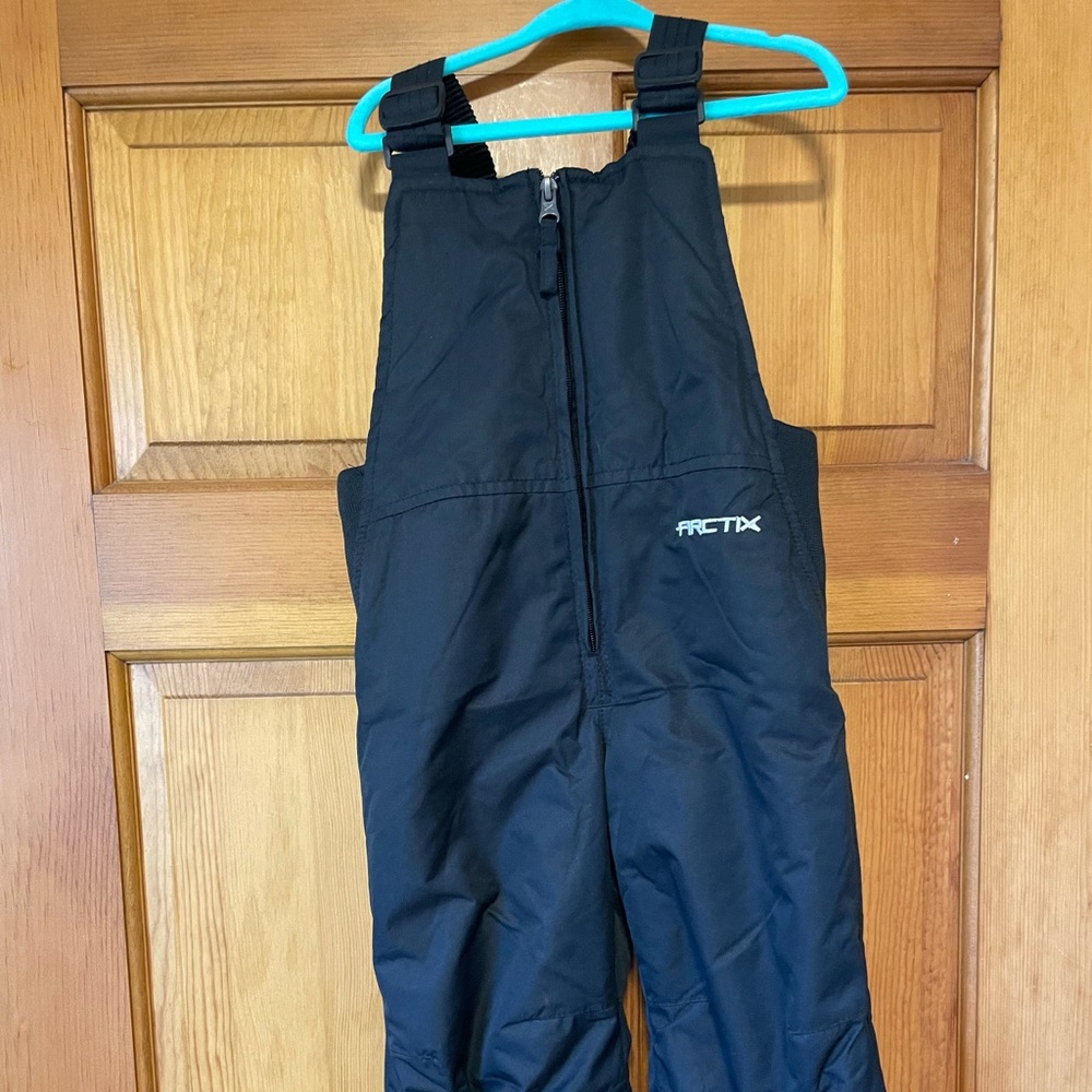 Arctic boys 3T black bibbed snow pants.